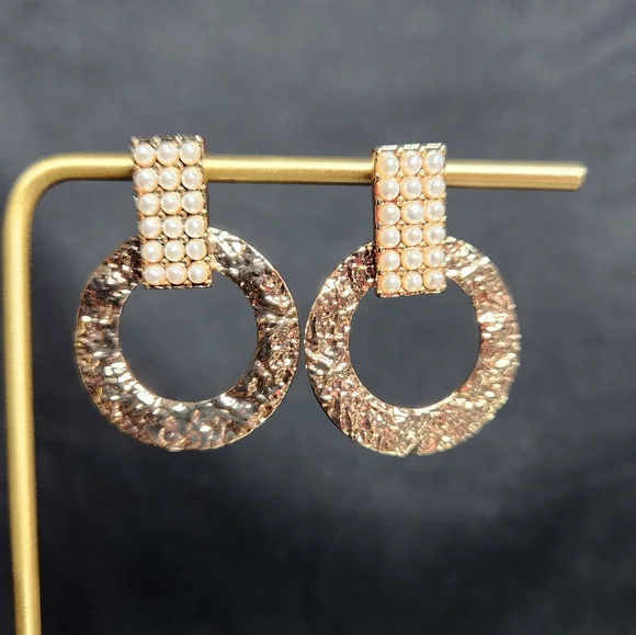 Ettika gold and pearl dangle earrings - Picture 4 of 5